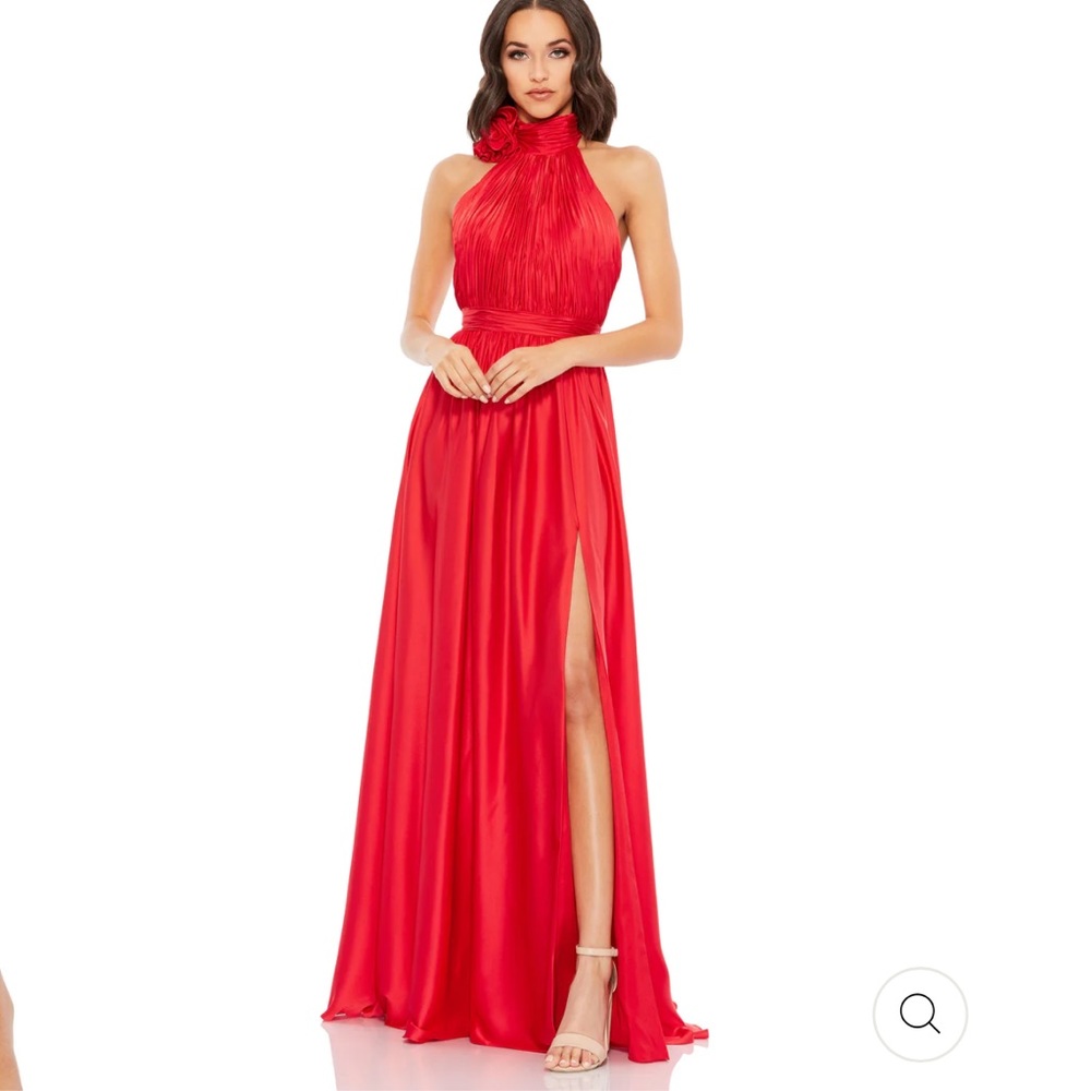 MAC DUGGAL
Draped High Slit Gown